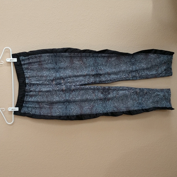 lululemon athletica Black and Patterned Joggers - Picture 6 of 10